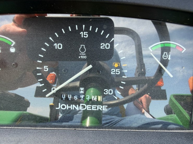 2011-john-deere-5065e-image-17