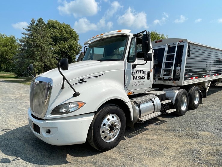 2011-international-prostar-image-1