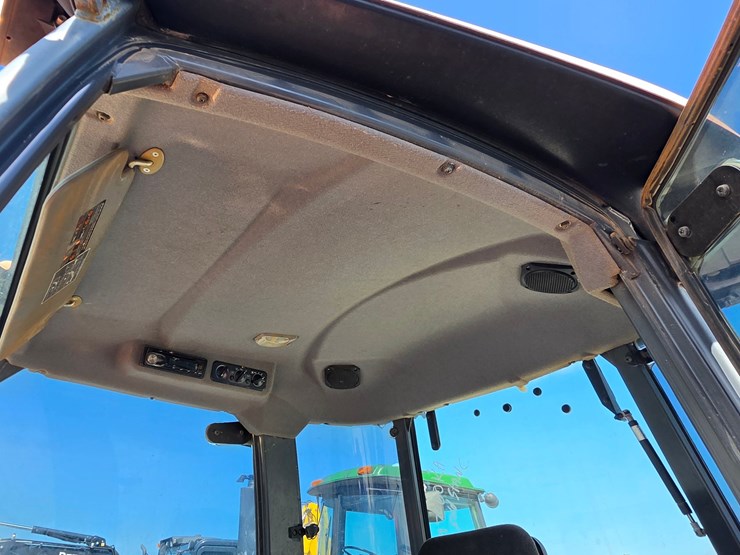 2015-kubota-m7060-image-11