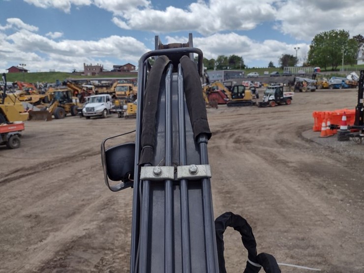 deere-30g-image-28