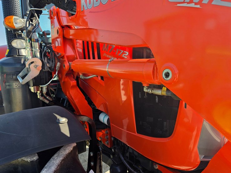 2019-kubota-m7-172-image-23