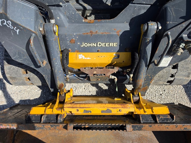 2023-deere-317g-image-5