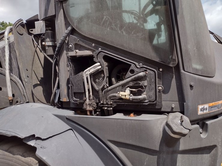 deere-324l-image-12