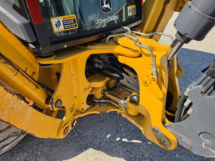 2015-deere-310sl-image-17