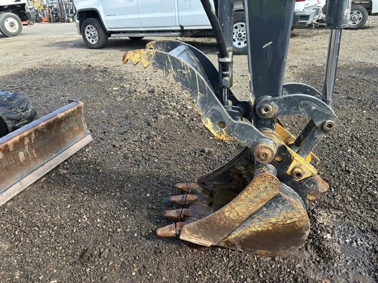 2023-deere-35g-image-8