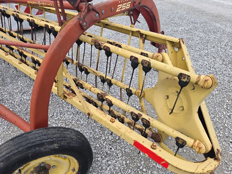 new-holland-256-image-6