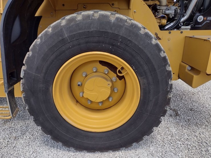 caterpillar-910m-image-15