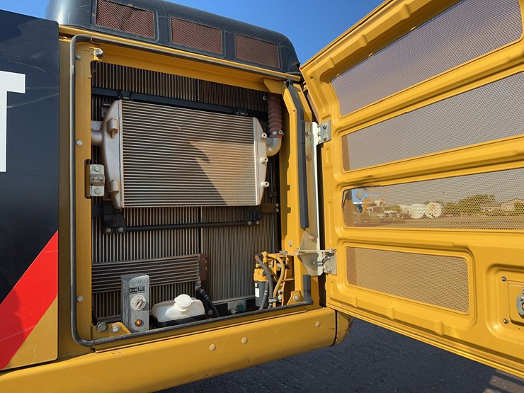 2015-caterpillar-326fl-image-18