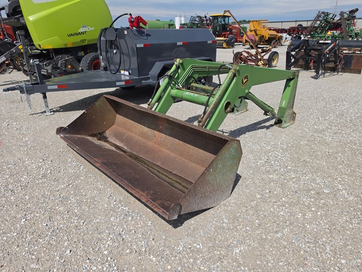 john-deere-146-image-1