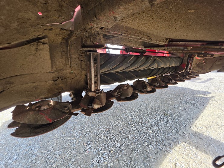 2013-new-holland-h7450-image-11