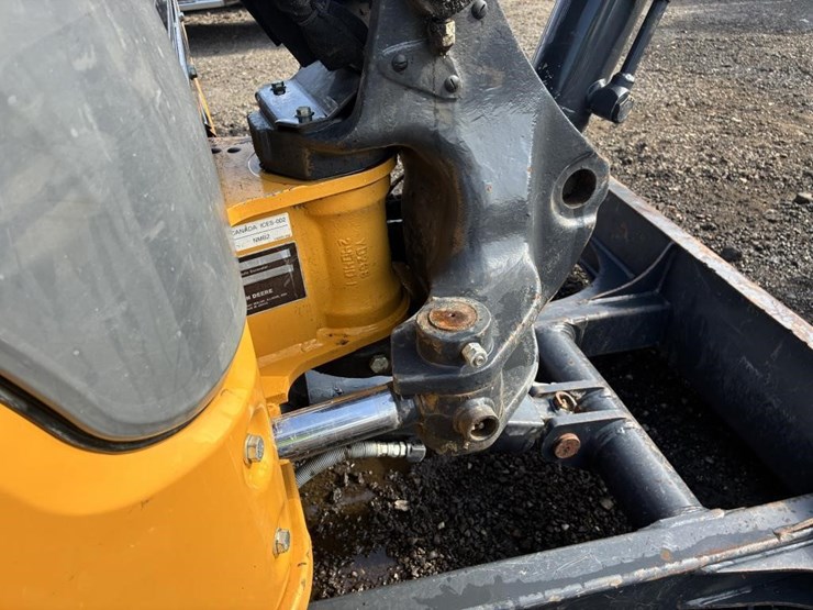 2023-deere-35g-image-17