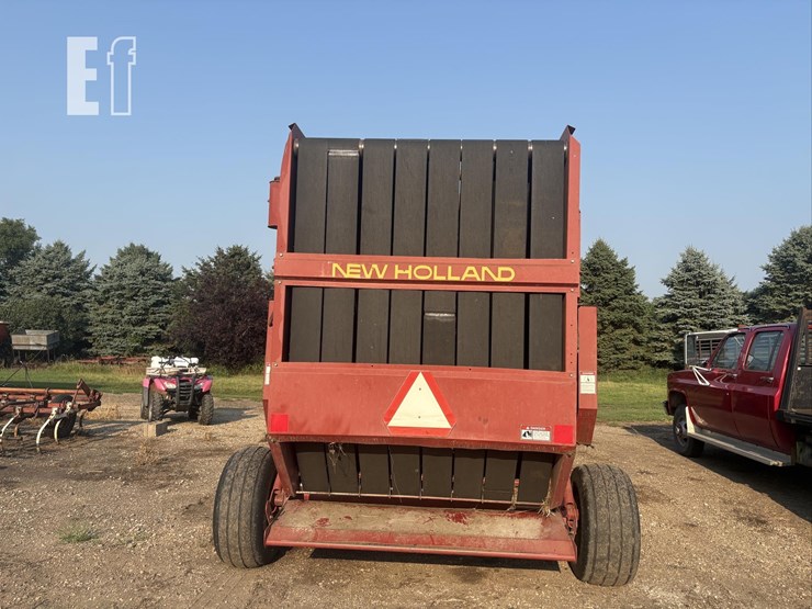 new-holland-660-image-5