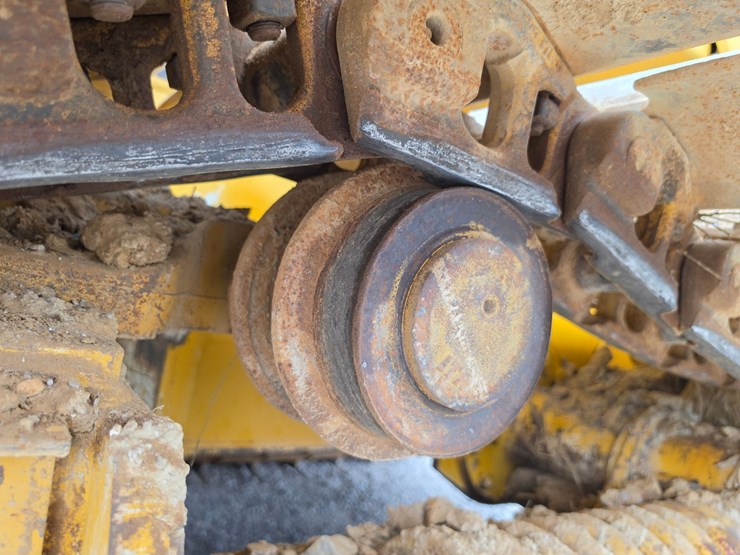 2019-deere-700k-lgp-image-15