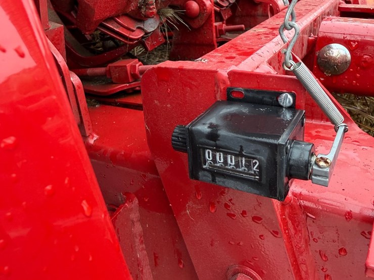 2022-new-holland-bc5060-image-11