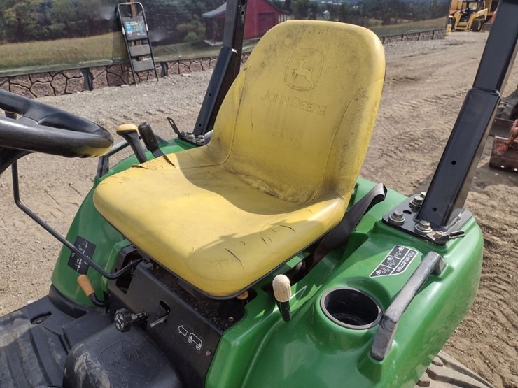 john-deere-2305-image-11