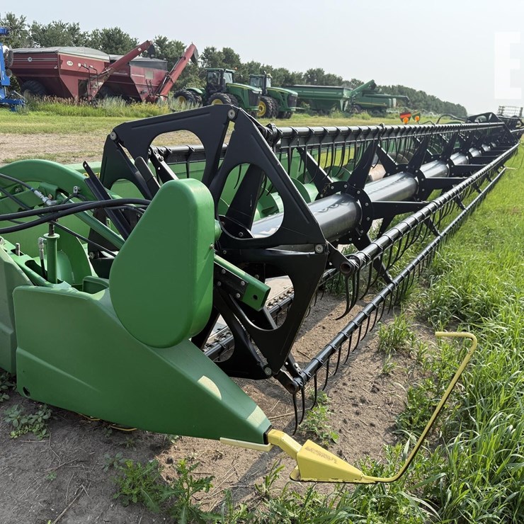 JOHN DEERE 635F