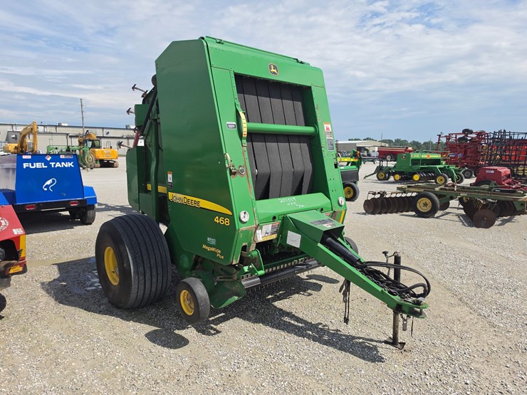 2012-john-deere-468-image-12
