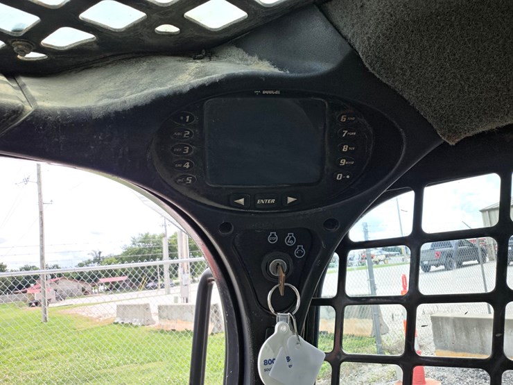 2015-bobcat-t450-image-10