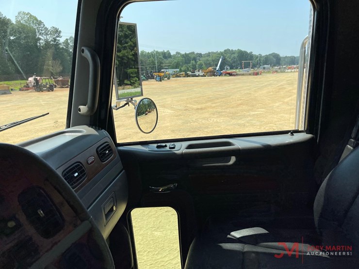 2008-peterbilt-367-image-28