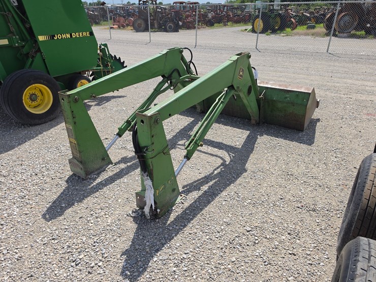 john-deere-146-image-7