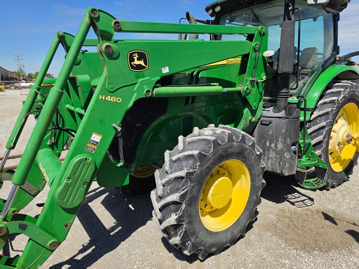 2014-john-deere-7210r-image-7