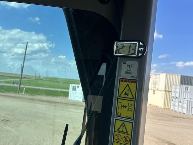 2011-caterpillar-140m2-awd-image-67