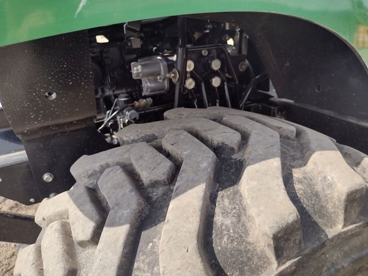 john-deere-2305-image-26