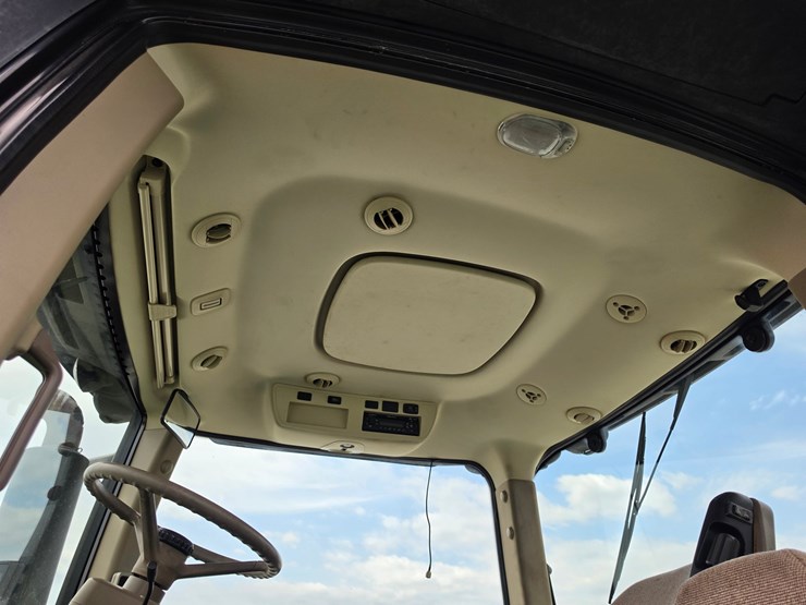 2010-john-deere-8345r-image-13