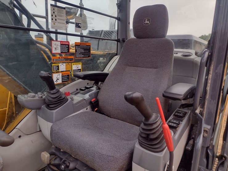 john-deere-24-image-10