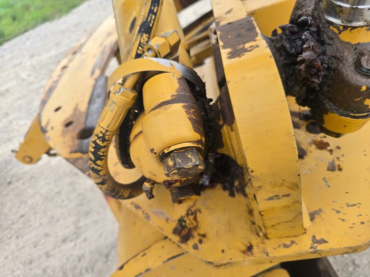 2007-caterpillar-12h-image-44