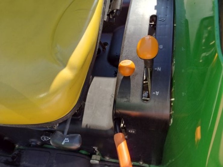 john-deere-4320-image-11