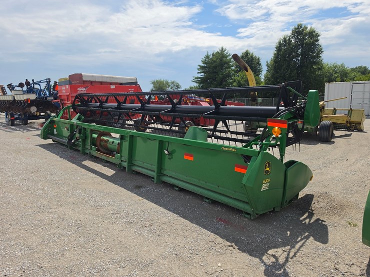 2011-john-deere-630f-image-9