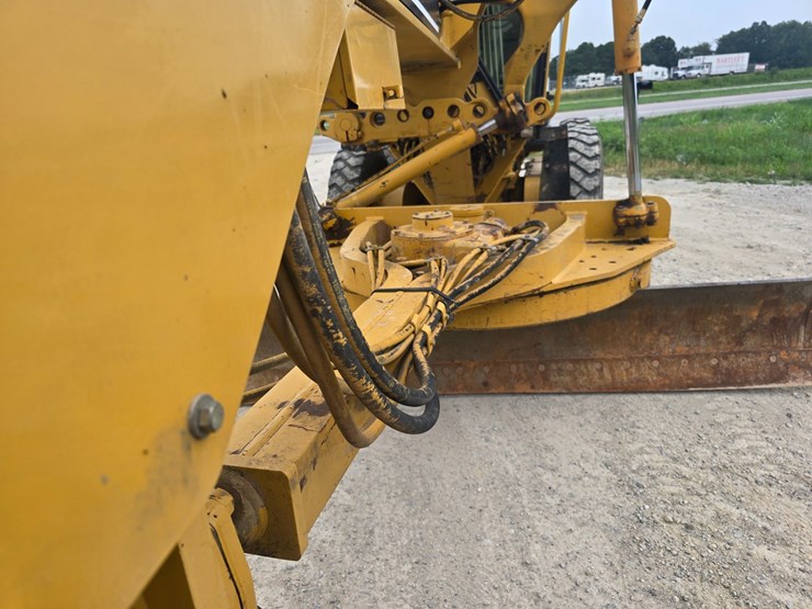 2007-caterpillar-12h-image-39