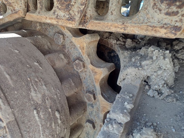 caterpillar-318e-image-26