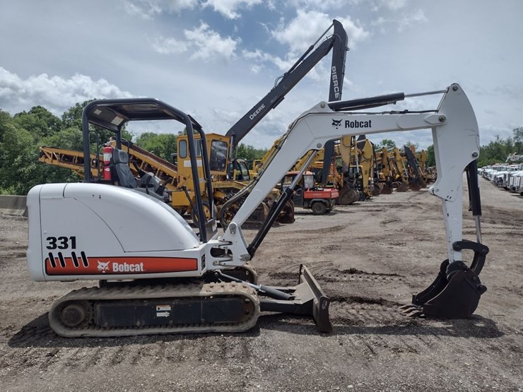 bobcat-331-image-3
