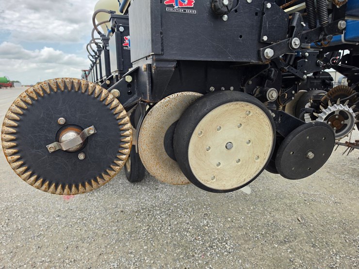 2013-kinze-3600-image-9