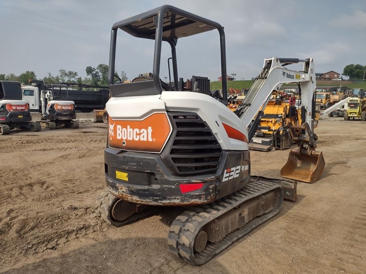 bobcat-e32-image-37