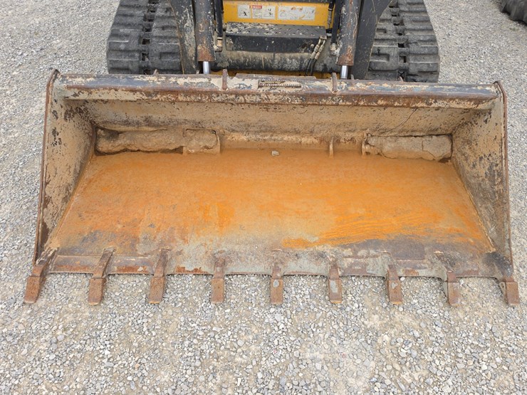 2022-new-holland-c232-image-3