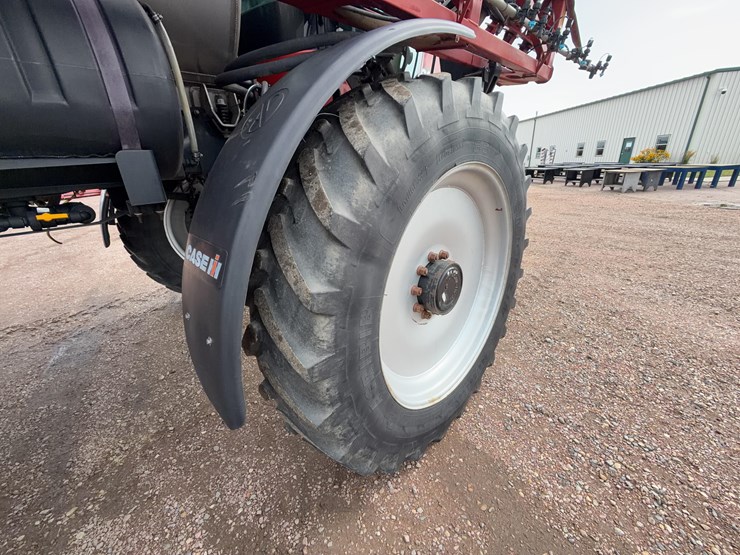 2009-case-ih-4420-self-propelled-sprayer-image-30