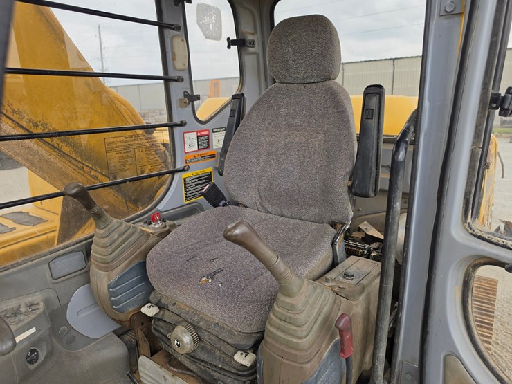 1998-deere-200-lc-image-12