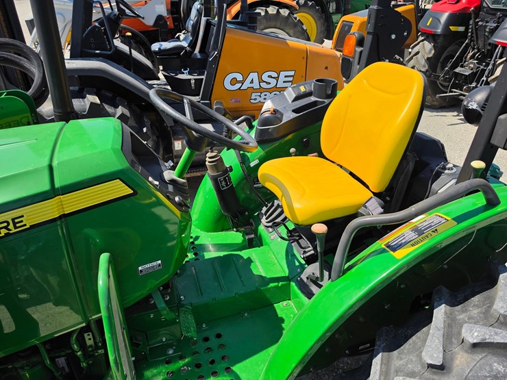 2022-john-deere-5045e-image-16
