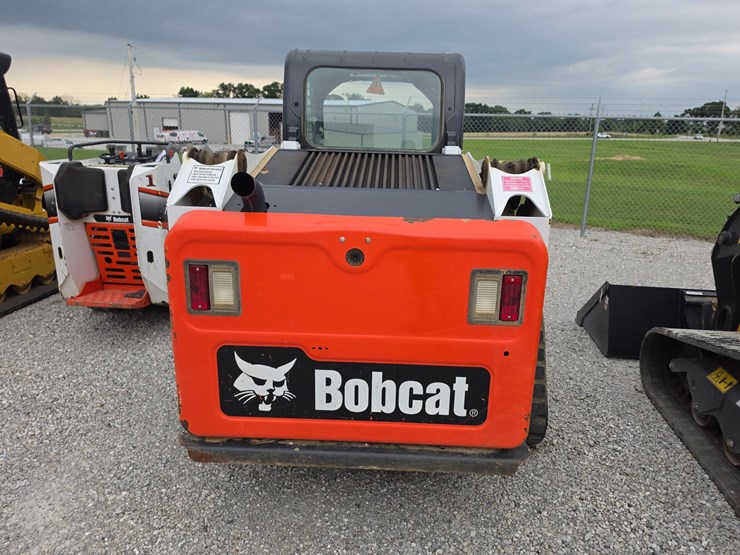 2022-bobcat-t550-image-36