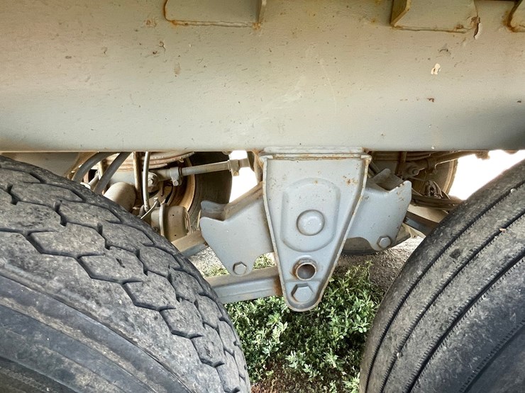 #1260-•-2013-jet-co-tandem-axle-26'-grain-trailer-(has-wi-title)-image-40