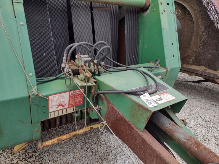 john-deere-330-image-10