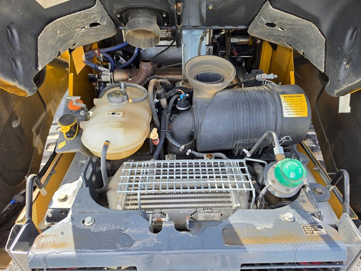 2018-deere-331g-image-17