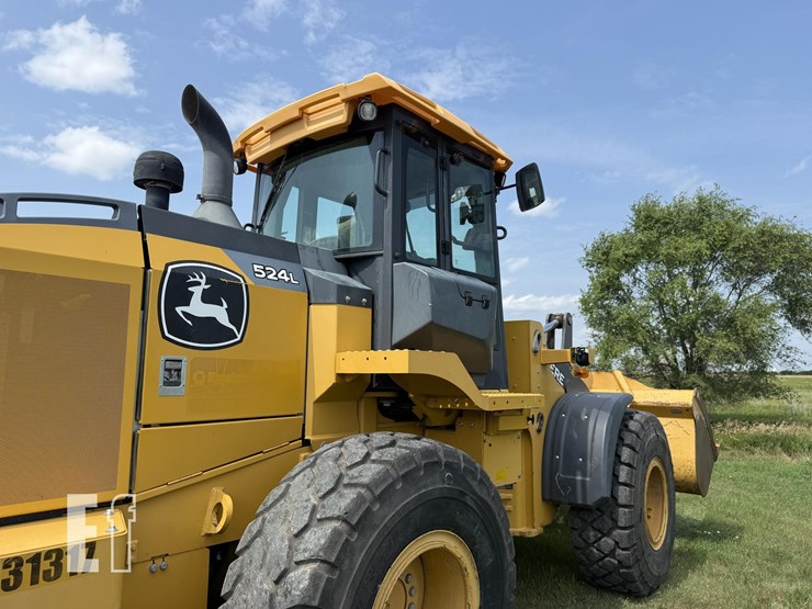 2019-deere-524l-image-39
