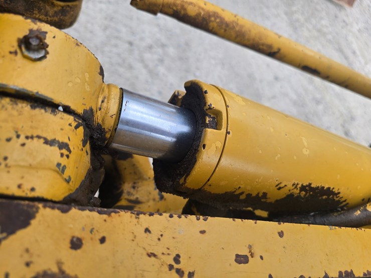 2007-caterpillar-12h-image-34