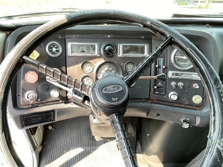 1990-ford-l8000-image-63
