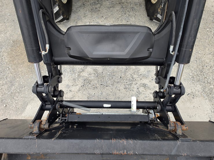 2017-new-holland-t5.110-image-5