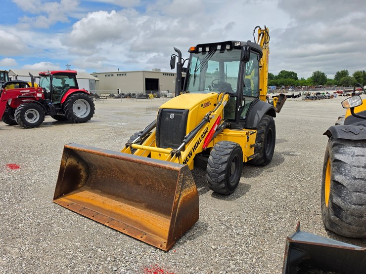 2022-new-holland-b95c-image-26